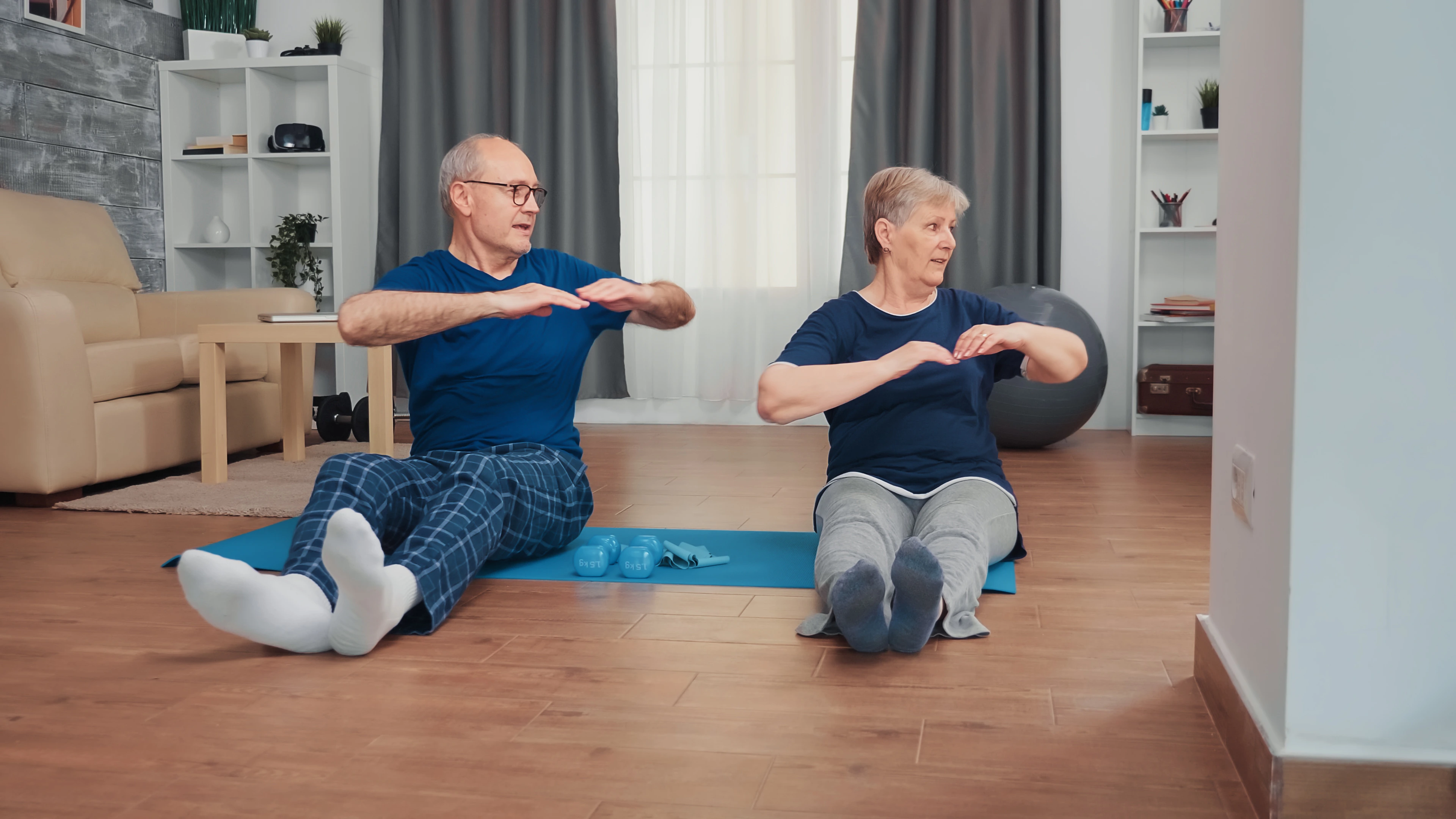 12 Easy Leg Strengthening Exercises for Seniors